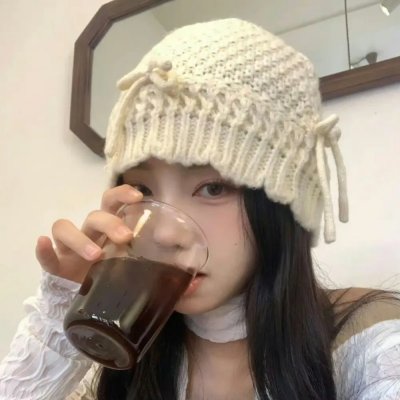 穿黑衣的女孩